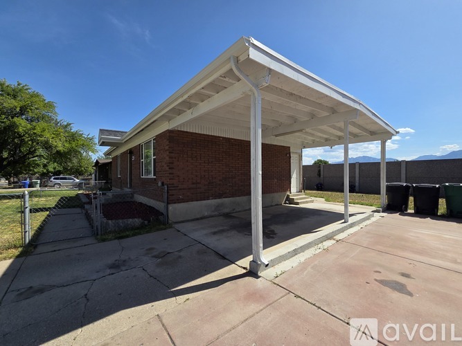 7941 S 3620 W 5 Beds Single Family Home for Rent - Photo gallery 5