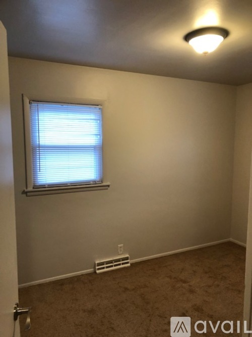 1210 11th Street North 2 Beds Single Family Home for Rent - Photo gallery 4