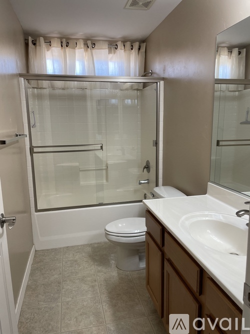 1810 East Chestnut Boulevard 3 Beds Single Family Home for Rent - Photo gallery 4