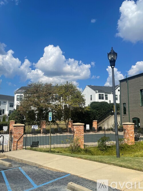 400 Mills Avenue 1 Condo for Rent - Photo gallery 5