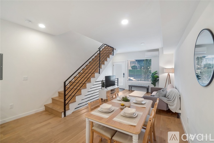 5240 Brooklyn Ave NE 3 Beds Townhouse for Rent - Photo gallery 4