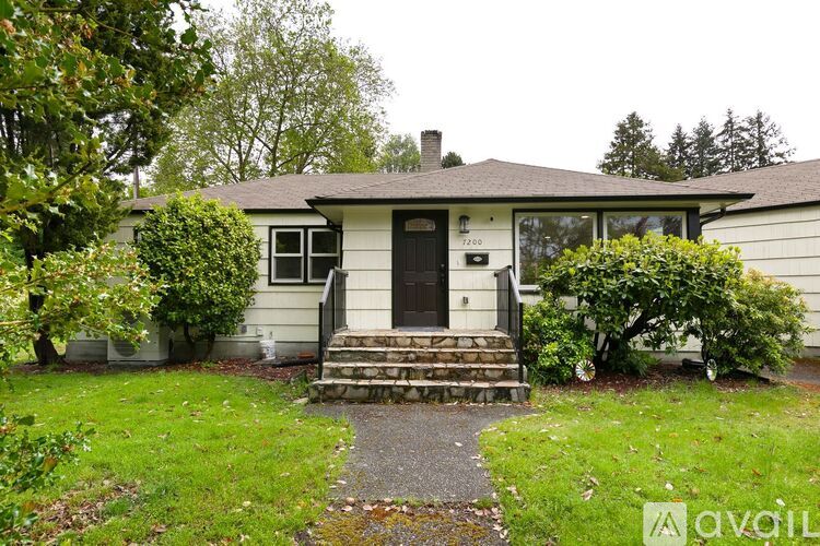 7200 28th Ave NE 3 Beds Single Family Home for Rent - Photo gallery 1