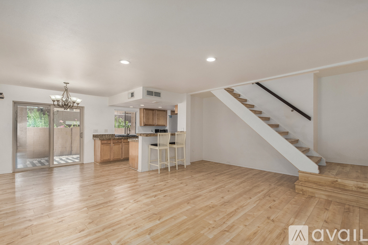 731 East North Lane 2 Beds Townhouse for Rent - Photo gallery 3