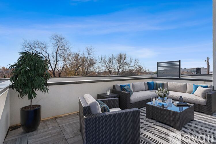 322 Reed Ave N 3 Beds Townhouse for Rent - Photo gallery 1