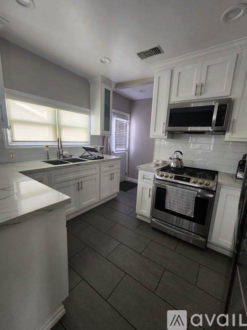 406 East Buckthorn Street 2 Beds Single Family Home for Rent - Photo gallery 3
