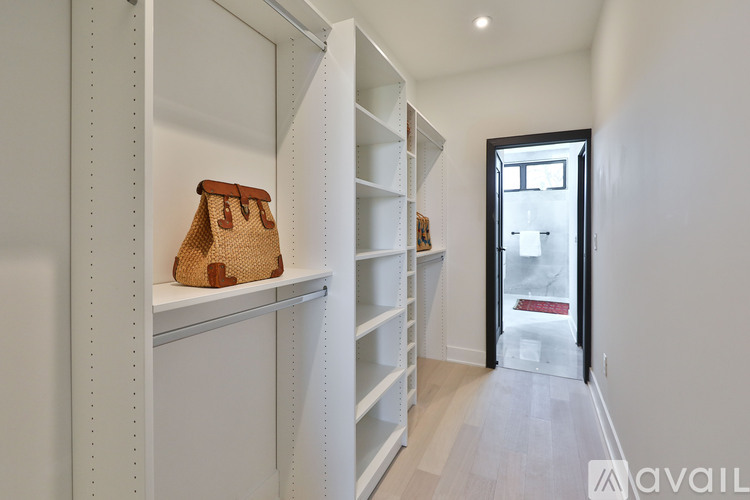 2541 Turner St 4 Beds Single Family Home for Rent - Photo gallery 5