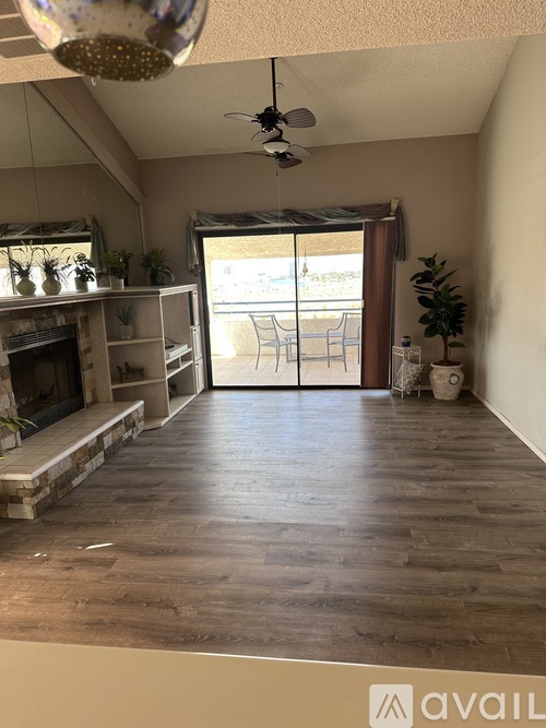 2022 Merrill Lane Unit 3A 3 Beds Single Family Home for Rent - Photo gallery 2