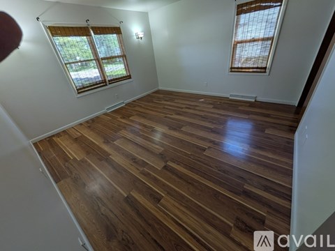 1038 W Maple Ave S 2 Beds Apartment for Rent