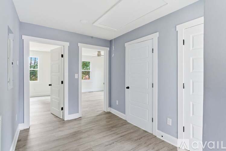 313 Park Avenue West 3 Beds Single Family Home for Rent - Photo gallery 3