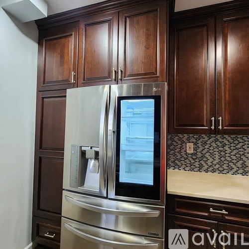 317 E 201st St 3 Beds Apartment for Rent - Photo gallery 3