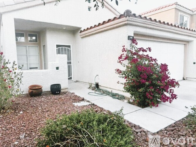 Hillpointe Rd. And Spring Gate 3 Beds Single Family Home for Rent - Photo gallery 1
