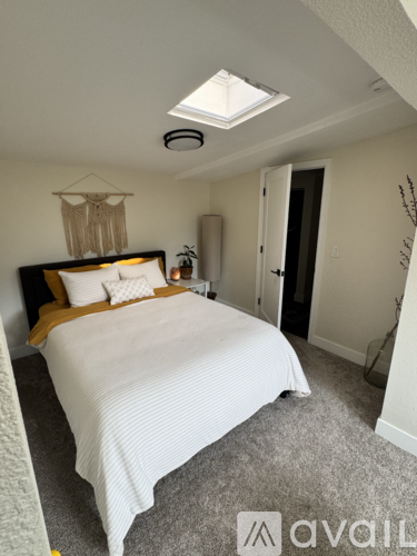 1089 West Stanford Avenue 1 Apartment for Rent - Photo gallery 4