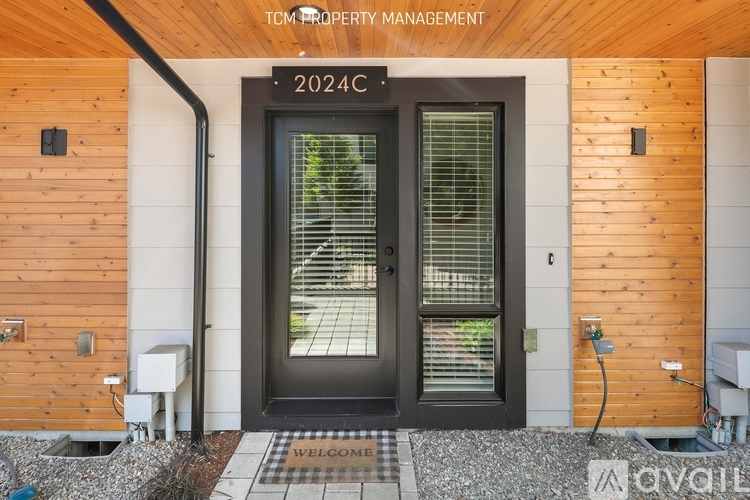 2024 NE 85th St 2 Beds Townhouse for Rent - Photo gallery 2