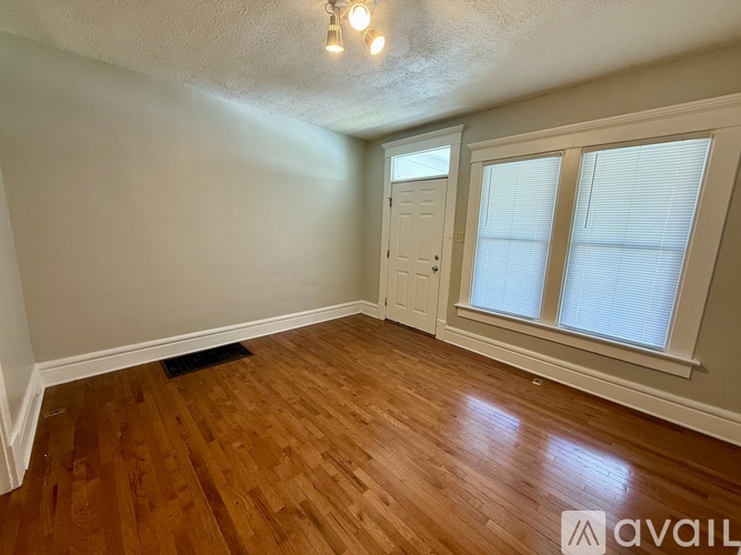 325 Clinton St 3 Beds Townhouse for Rent - Photo gallery 3
