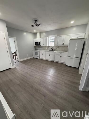 334 Admiral St photo