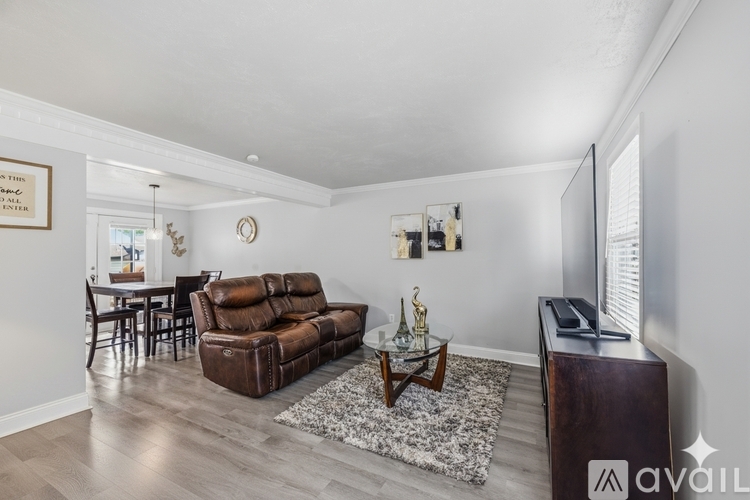 2717 Tinstree Drive 5 Beds Single Family Home for Rent - Photo gallery 3