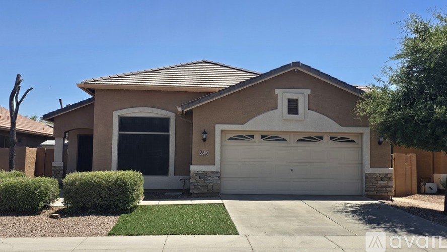 8619 West Mohave Street 4 Beds Single Family Home for Rent - Photo gallery 2