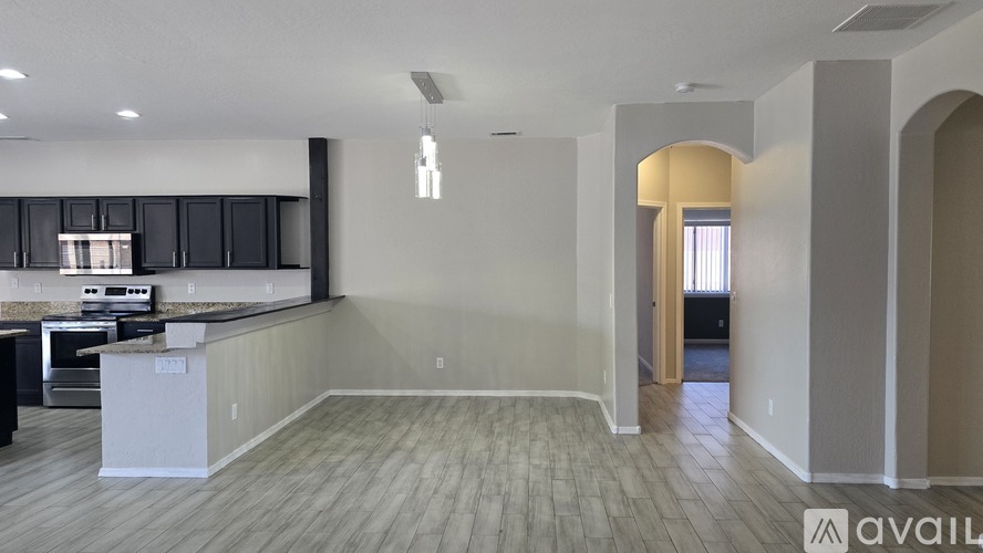 8619 West Mohave Street 4 Beds Single Family Home for Rent - Photo gallery 5