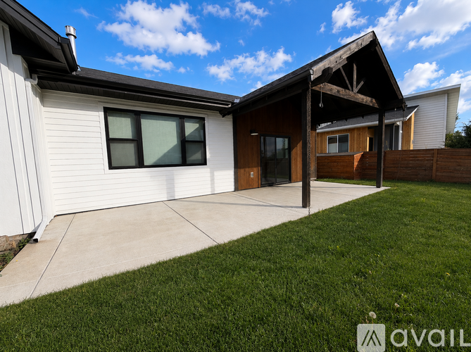 1801 Windrow Dr 4 Beds Single Family Home for Rent - Photo gallery 5