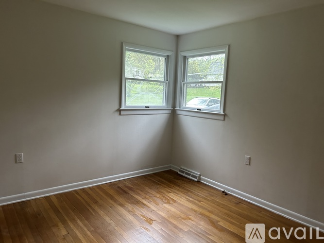 222 Sunnyside Ave REAR 2 Beds Single Family Home for Rent - Photo gallery 3
