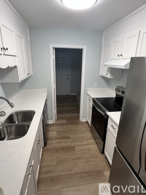 12 Oakwood Drive 2 Beds Condo for Rent - Photo gallery 1