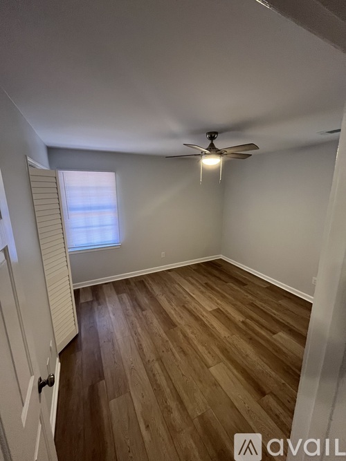 12 Oakwood Drive 2 Beds Condo for Rent - Photo gallery 4