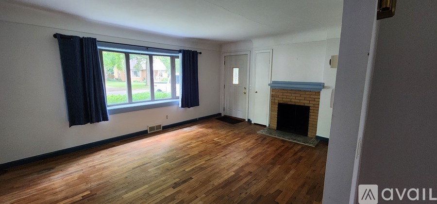 198 East Park Avenue 3 Beds Single Family Home for Rent - Photo gallery 2