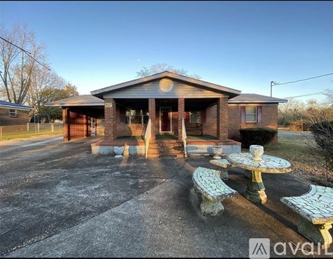 113 Paul Street 3 Beds Apartment for Rent