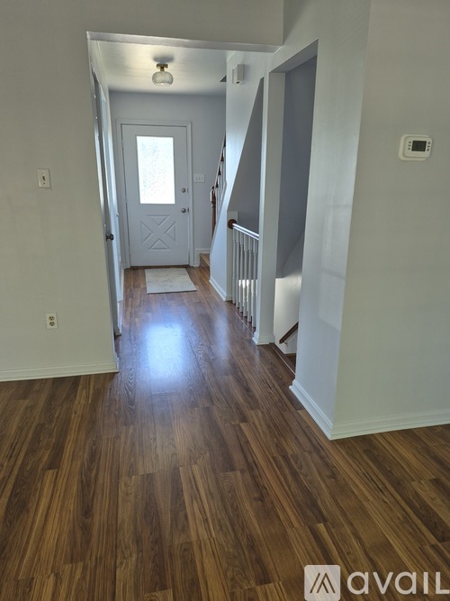 8 Windersal Lane 3 Beds Townhouse for Rent - Photo gallery 2