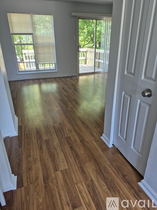 8 Windersal Lane 3 Beds Townhouse for Rent - Photo gallery 5
