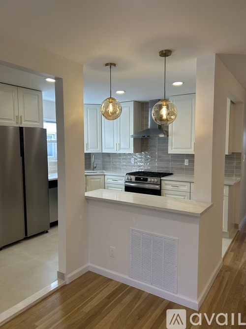 2731 East 65th Street 3 Beds Apartment for Rent - Photo gallery 1