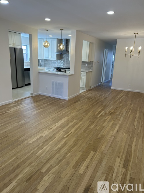 2731 East 65th Street 3 Beds Apartment for Rent - Photo gallery 5