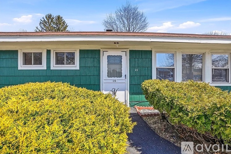 25 Lyman Street 3 Beds Single Family Home for Rent - Photo gallery 3
