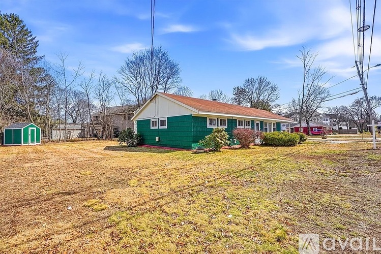 25 Lyman Street 3 Beds Single Family Home for Rent - Photo gallery 4