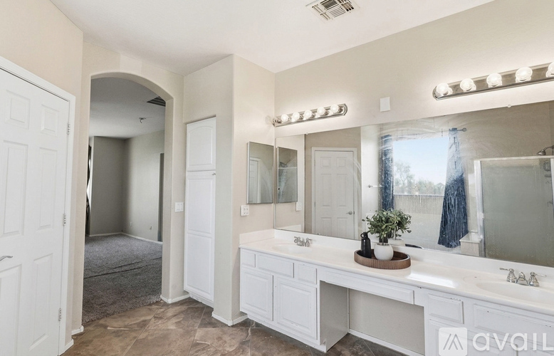 4818 West Darrel Road 5 Beds Single Family Home for Rent - Photo gallery 3