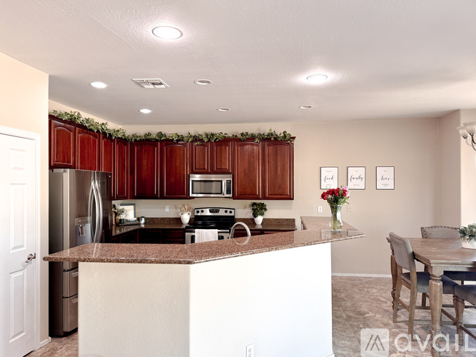 4818 West Darrel Road 5 Beds Single Family Home for Rent - Photo gallery 5