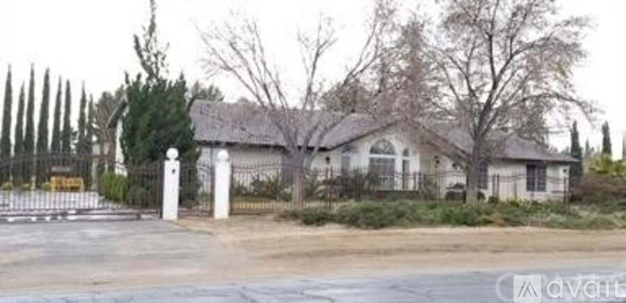 8323 Peach Avenue 4 Beds Single Family Home for Rent - Photo gallery 2