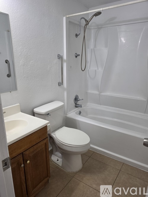 995 North Arcadia Avenue 2 Beds Townhouse for Rent - Photo gallery 2