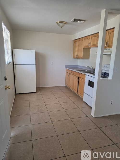 995 North Arcadia Avenue 2 Beds Townhouse for Rent - Photo gallery 3