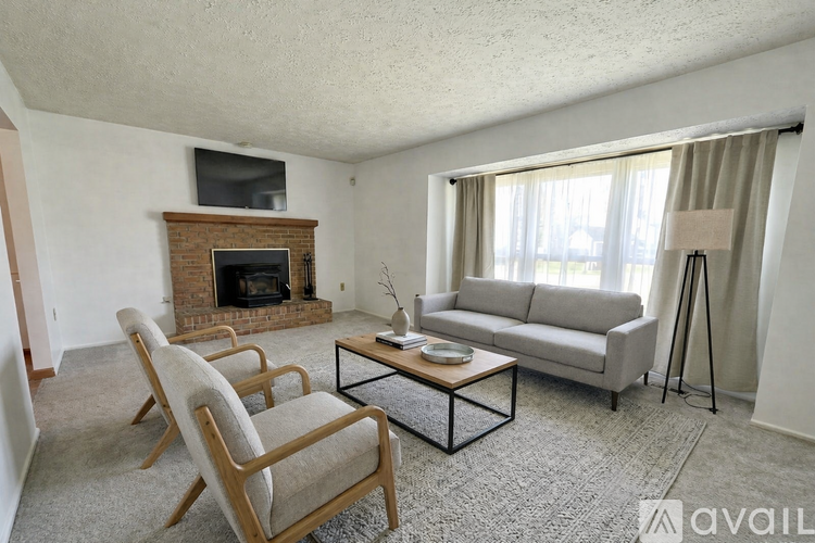 2450 Indian Court 3 Beds Single Family Home for Rent - Photo gallery 4