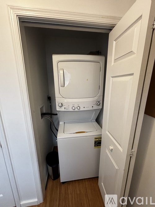 671 East Market Street 1 Single Family Home for Rent - Photo gallery 3