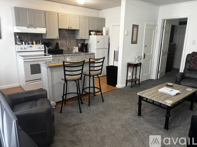 671 East Market Street 1 Single Family Home for Rent - Photo gallery 4