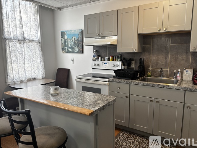 671 East Market Street 1 Single Family Home for Rent - Photo gallery 5