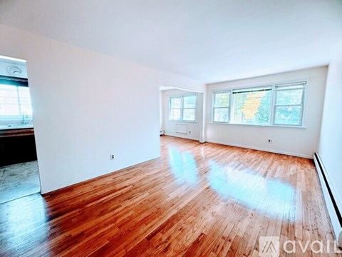 165-23 65Th Ave 3 Beds Apartment for Rent