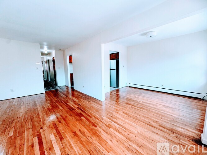 165-23 65th Ave 3 Beds Apartment for Rent - Photo gallery 3