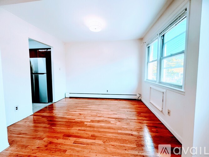165-23 65th Ave 3 Beds Apartment for Rent - Photo gallery 5