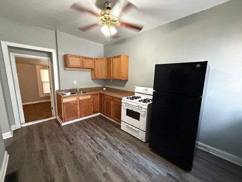 2711 West Kentucky Street 3 Beds Apartment for Rent