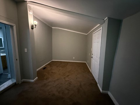 2711 West Kentucky Street 3 Beds Apartment for Rent