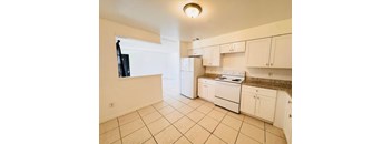 2/2 898 sqft