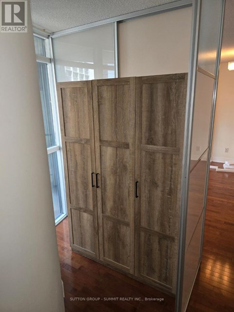 506 - 25 CARLTON STREET 3 Beds Apartment for Rent